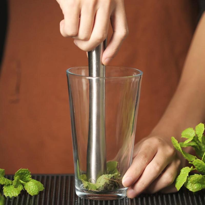 Roestvrijstalen muddler met ij - Bitters Bottle Set recensie en prijs